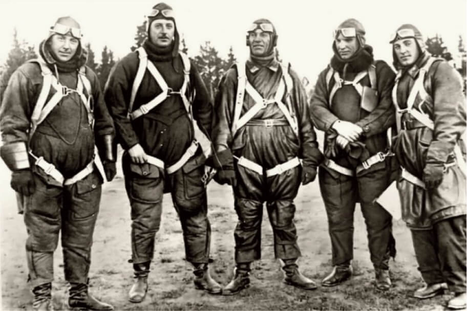 Участники полета «Звена»: А. Анисимов, В. Вахмистров, А. Залевский, В. Чкалов, В. Морозов. 1931